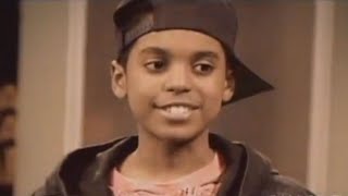 Famous Sitcom Actors You Didn't Know Passed Away Wealth