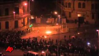 Download lagu Egyptian Protesters Hang on Through Clashes Egyptian Protesters Hang on Through Clashes