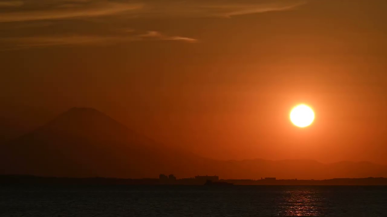 2026年5月5日、鋸南町保田中央海岸からの夕陽 - YouTube