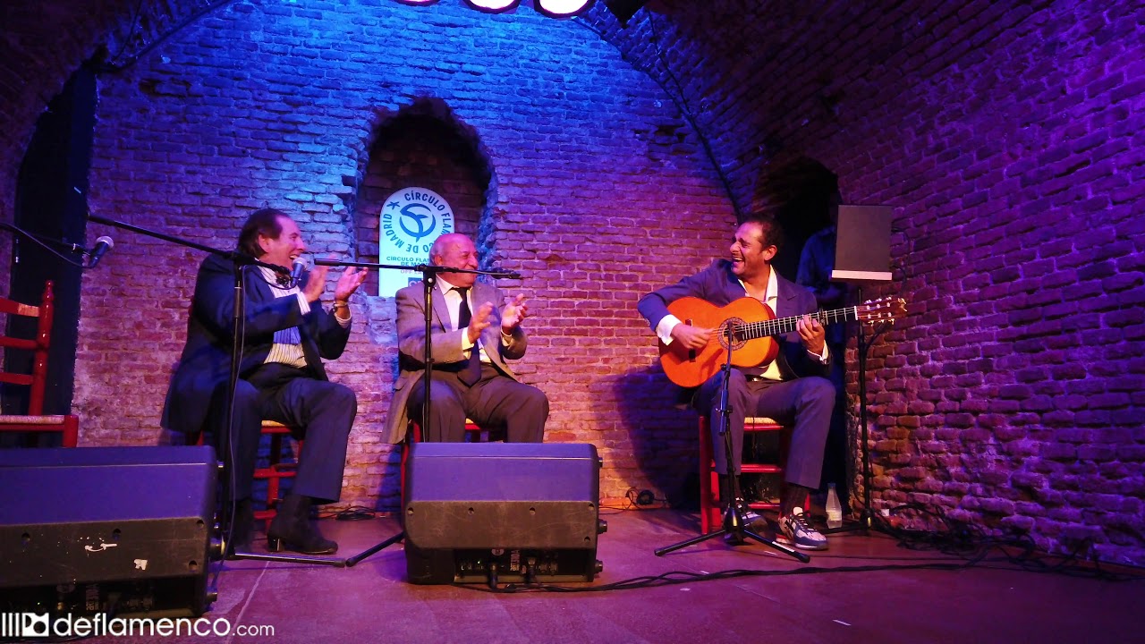 Enrique Pantoja con el Marsellés y Diego del Morao en la guitarra