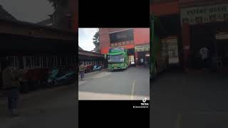 bus brilian dengan Basuri sholawat badar #basuri #viral #pariwisata #bussimulatorindonesia #alzifa