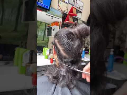 Erkek saçı yukardan toplama kesimi uzun katlı kesim #kuaforferhat33 #mersin #mersinberber #uzunsaç