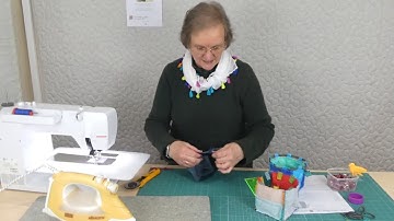 2 1/2" strips projects - Project 10 - Small Square Drawstring Bag