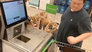 Self checkout  at publix  in pearl  Britain  plaza