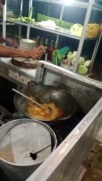 pedagang nasi goreng ngamuk