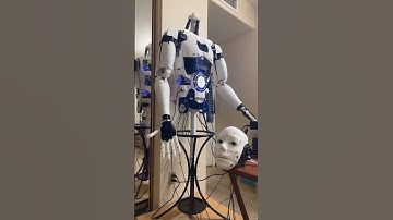 Inmoov 3d printed robot telling a bad joke 🤖😒