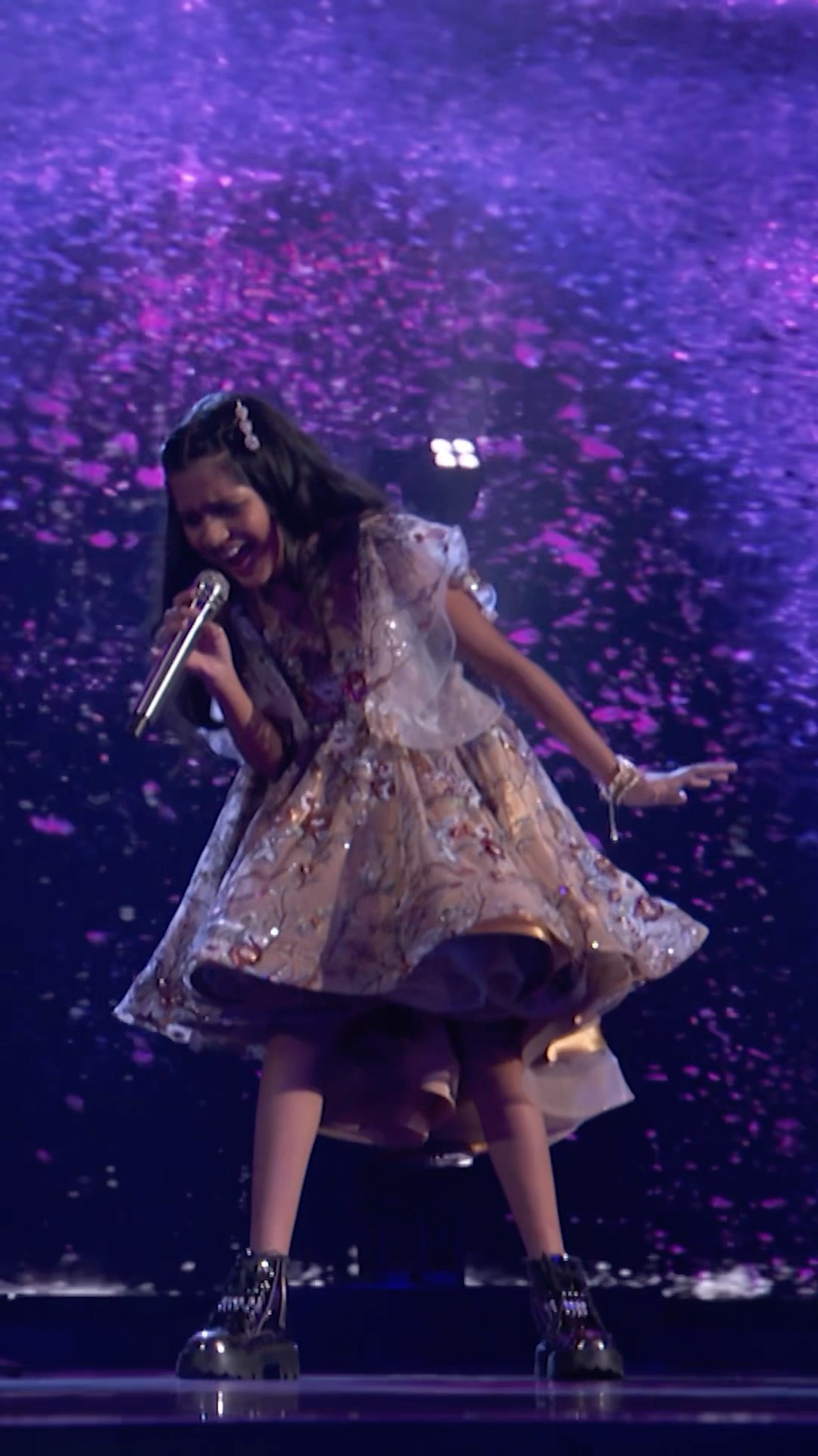 This 10-year-old can SING! ?