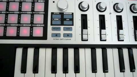 KORG micro KONTROL turn on