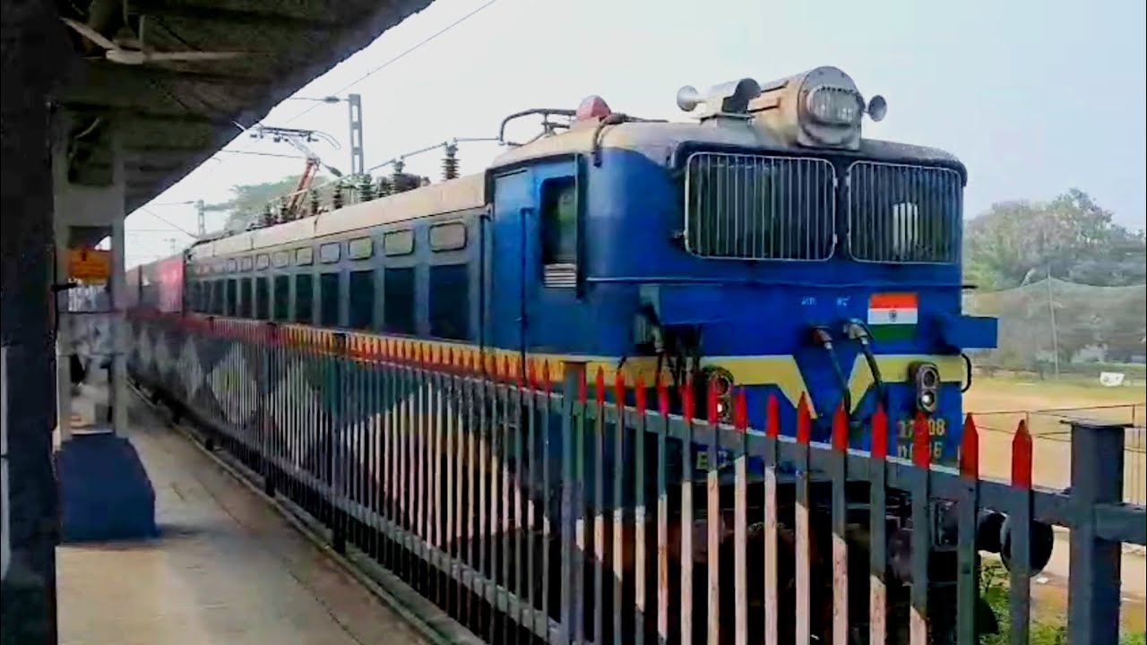 | Goods Train Crossing Tollygunge Station | মালগাড়ি | 