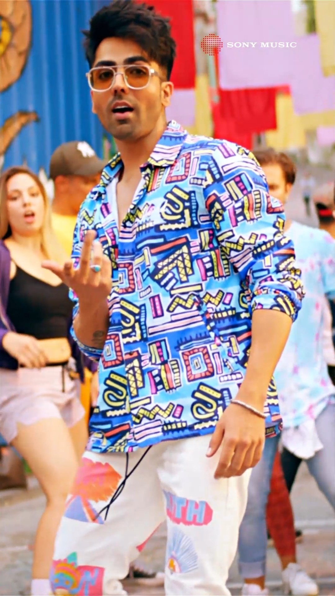 This beat is too good to miss! ??#harrdysandhu #kyabaatay #dancesongs