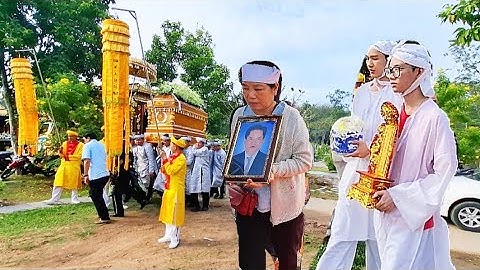 Tang lễ ông (Nguyễn Minh Cường) đại gia đình tiếc thương đưa tiễn tại hoa viên BD.