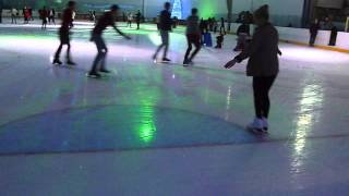 Skate UK Grade 2- Two foot glide on curve