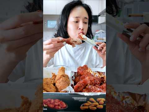안씻고 <strong>BBQ</strong> 황금올리브반반 치킨먹방🐔 #mukbang #shorts