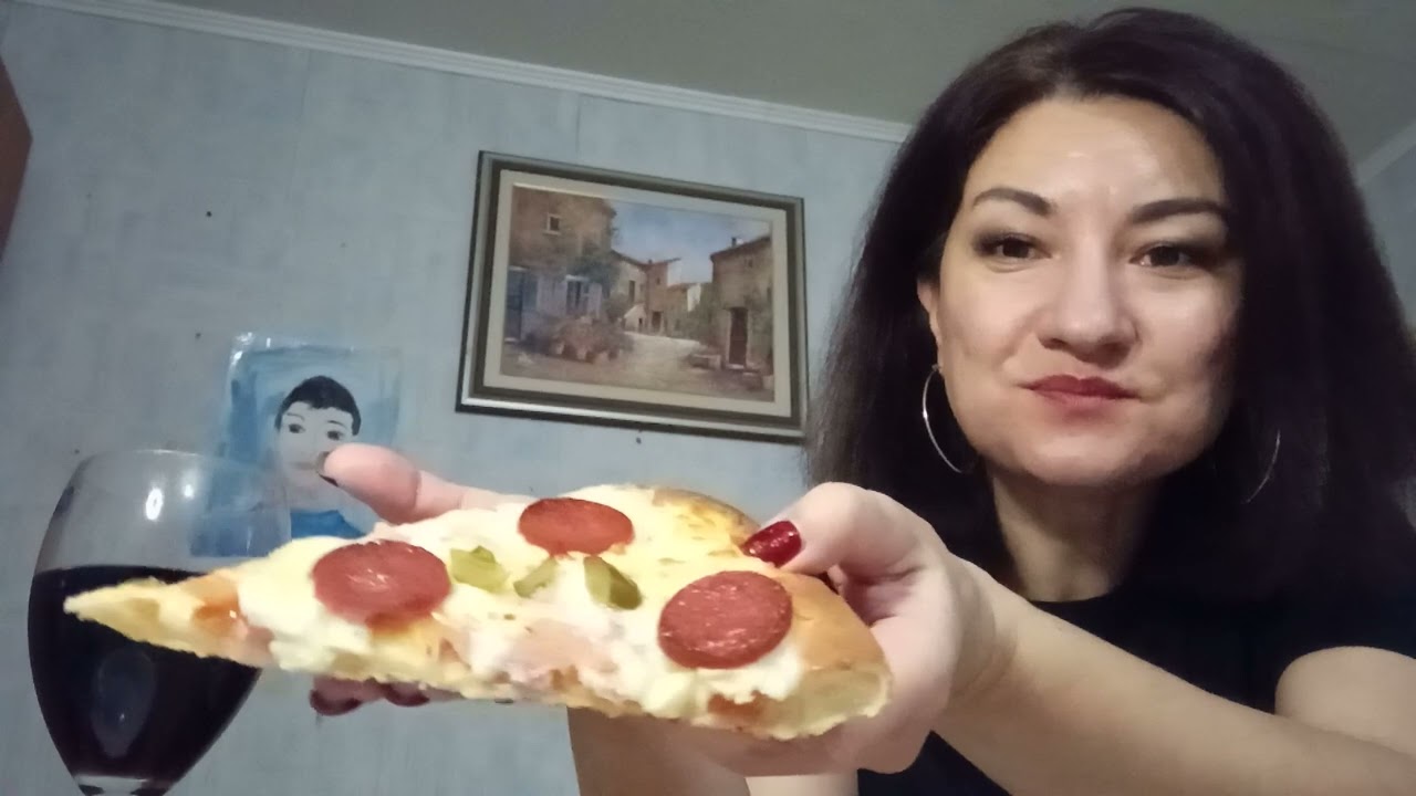 МУКБАНГ. КУШАЮ ПИЦЦУ И ПЬЮ КОКА-КОЛУ