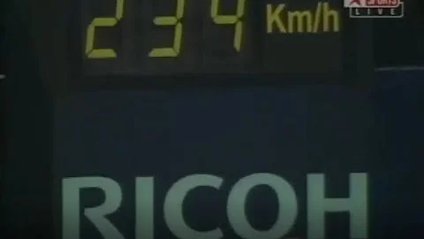 Andy Roddick saves a match point with 234 km/h ace and wins the match