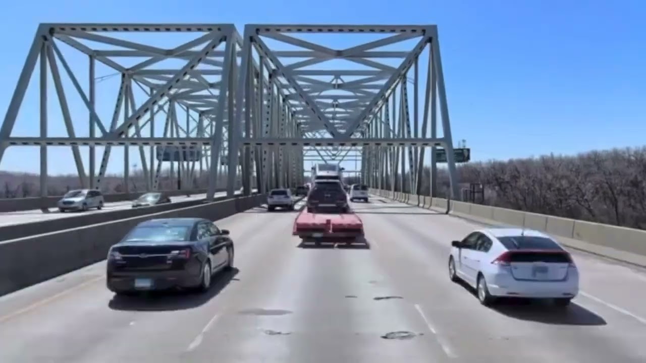Street Viewing The Outbound Bishop Ford Freeway On Apple Maps