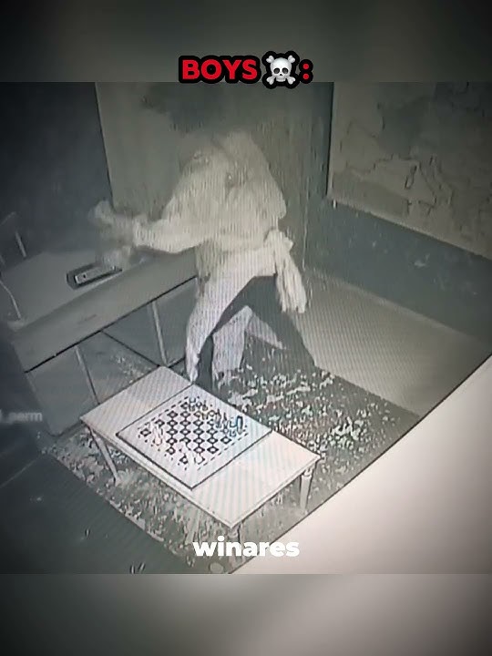 Girls vs Boys in horror escape room #edit #trollface #troll
