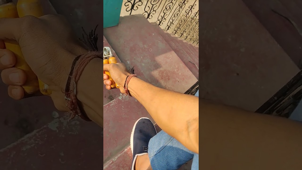 arm wrestling ki taiyari ho rhi hai ungali 