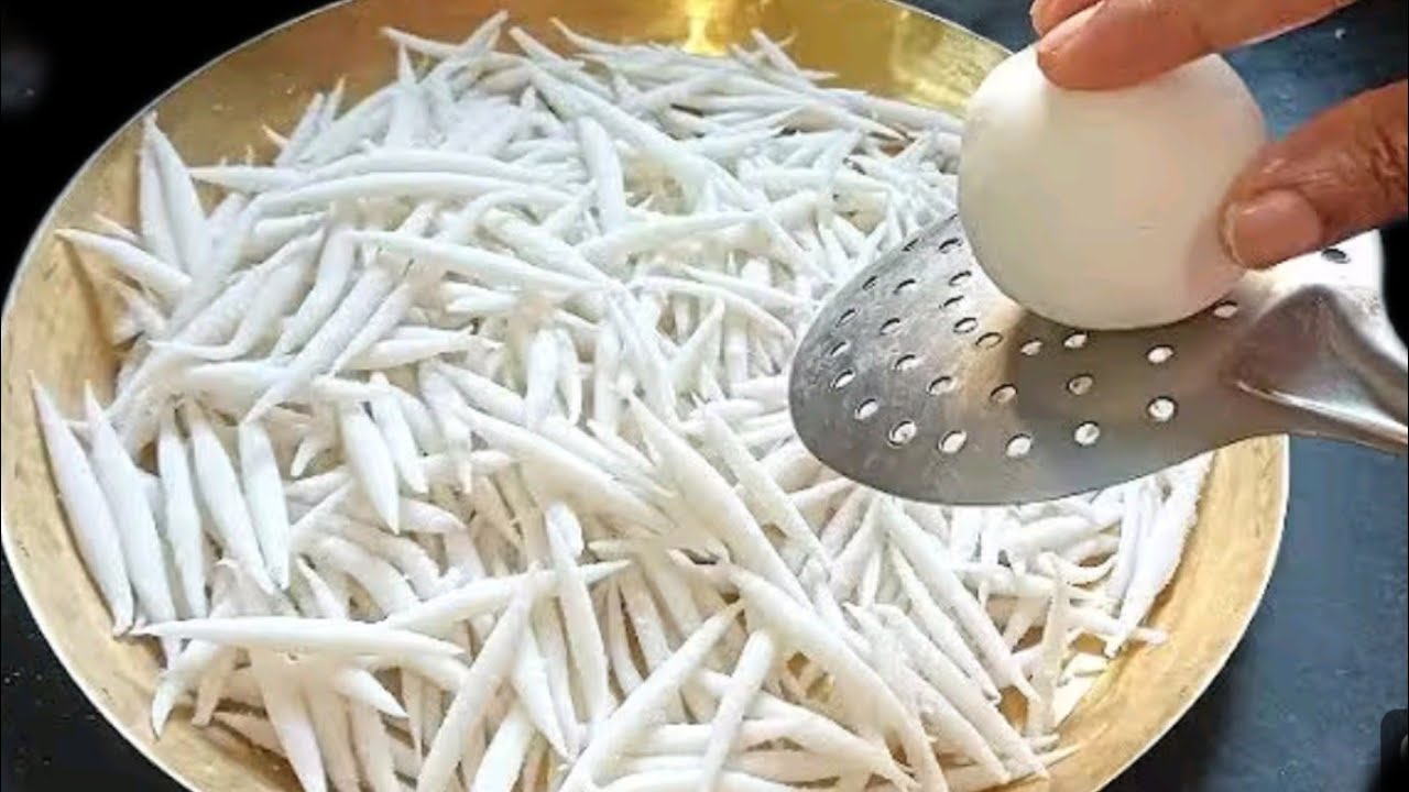 খুব সহজে কম সময়ে পারফেক্ট চুষি পিঠা বানানোর সহজ পদ্ধতি দেখে অবাক হয়ে যাবেন। Chusi Pitha Recipe