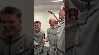 Spontan VM-jubel i pressesonen