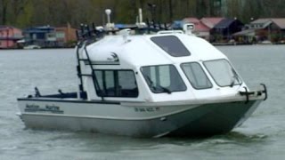 2003 21' Motion Marine Diesel Boat Video