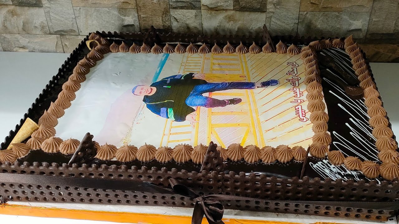 تورته مقاس 40 في60 تكفى عدد كبير بتزين افخم المحلات