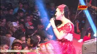 Acuh Tak acuh, cover by Andini Siswanto familis limo