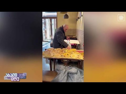 უკრაინაში მცხოვრები ზაზა ჯაში, ომის დაწყებიდან უსასყიდლოდ ურიგებს პურს უკრაინელებს