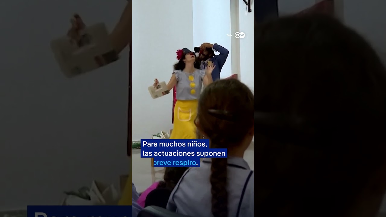 Los payasos enseñan a los niños libaneses a protegerse de las minas