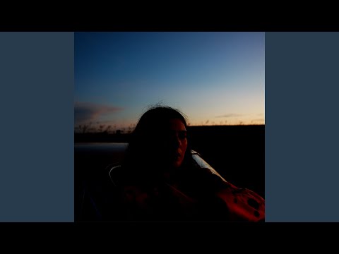 在 YouTube 上觀看「Mid Air」