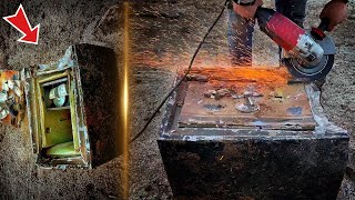 With The Metal Detector We Found A Large Abandoned Cash Vault. (OPENED)
