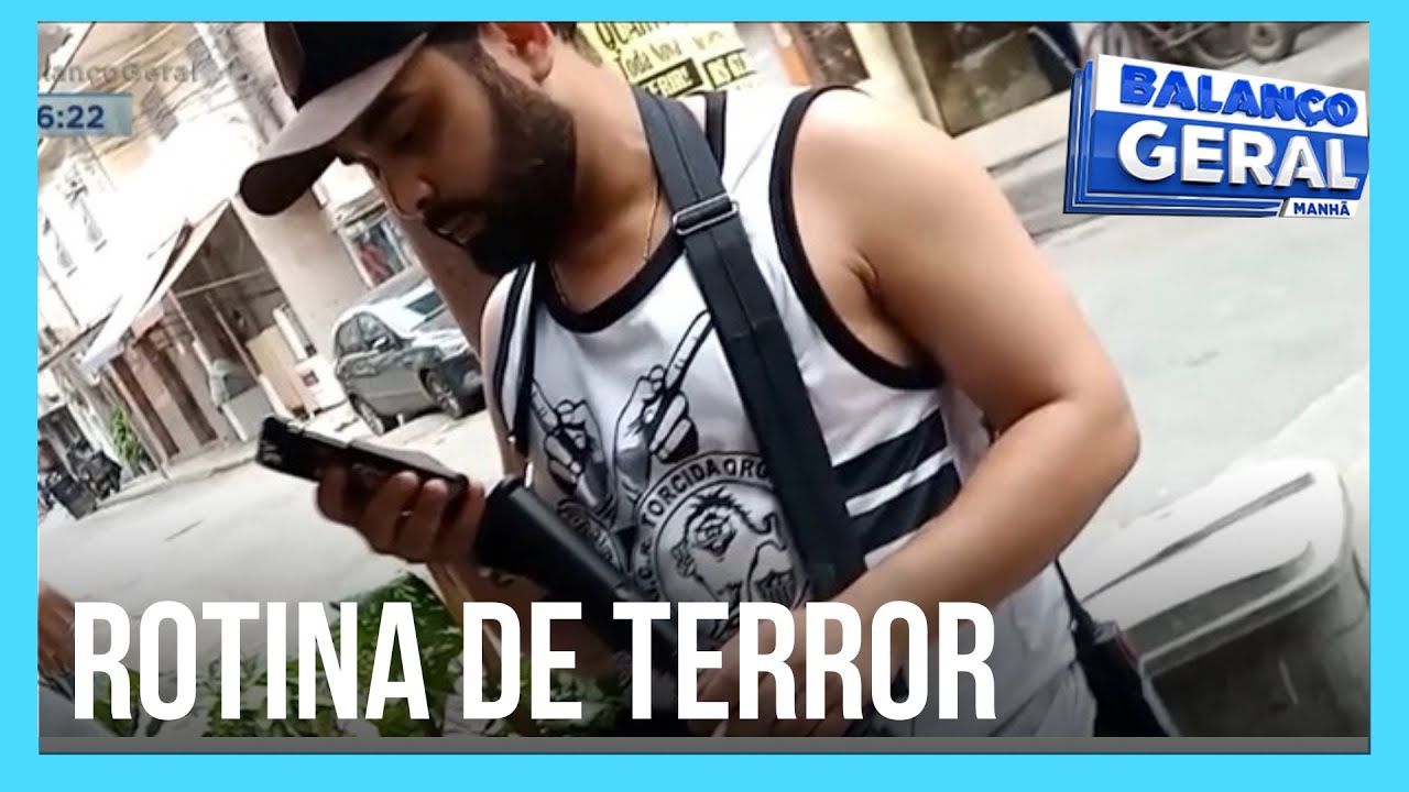 Record TV flagra traficantes vendendo drogas e exibindo armas pelas ruas