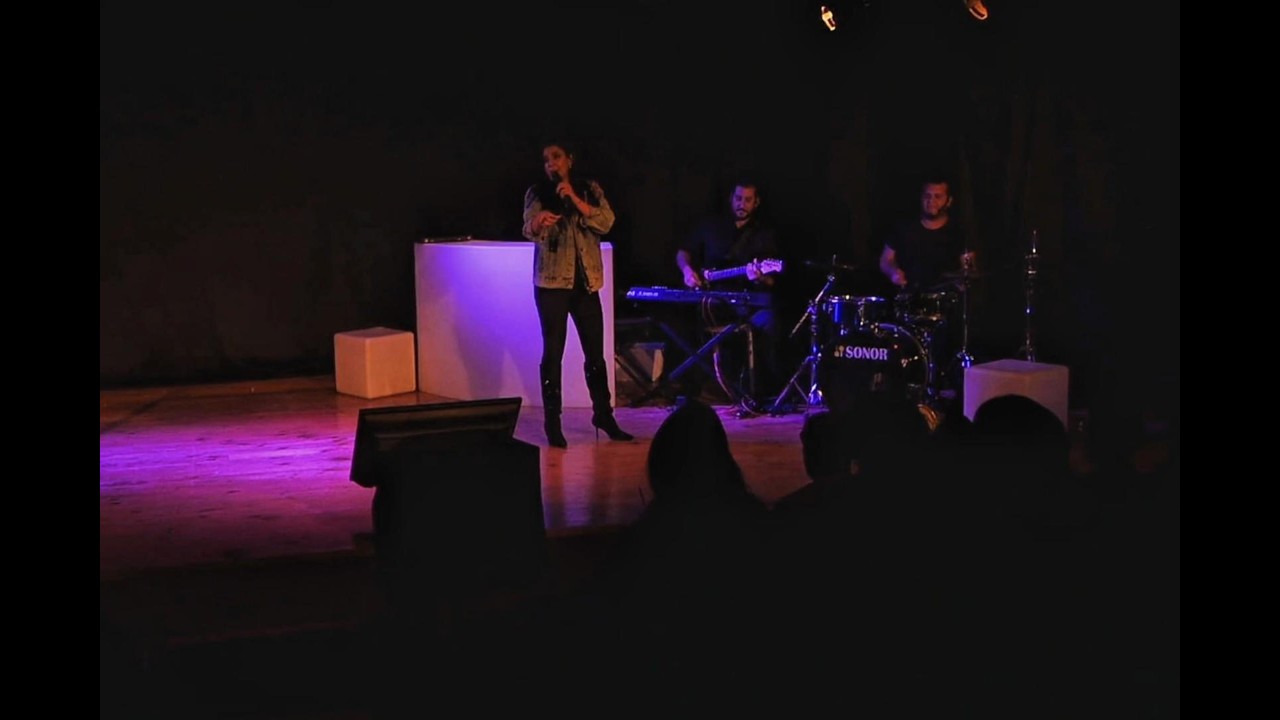 DE DESPECHADA A DIVA / VANESSA GONZÁlez / Stand-up musical