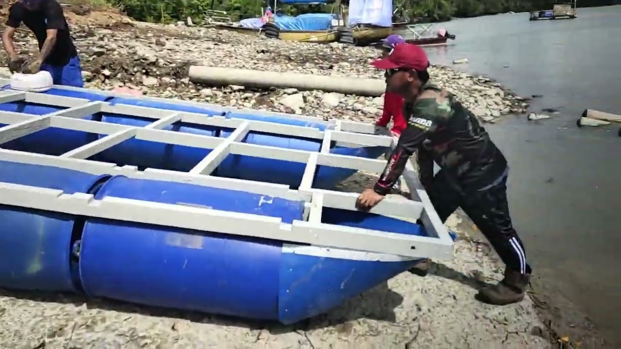DIY Pontoon boat tong biru Kuching Sarawak