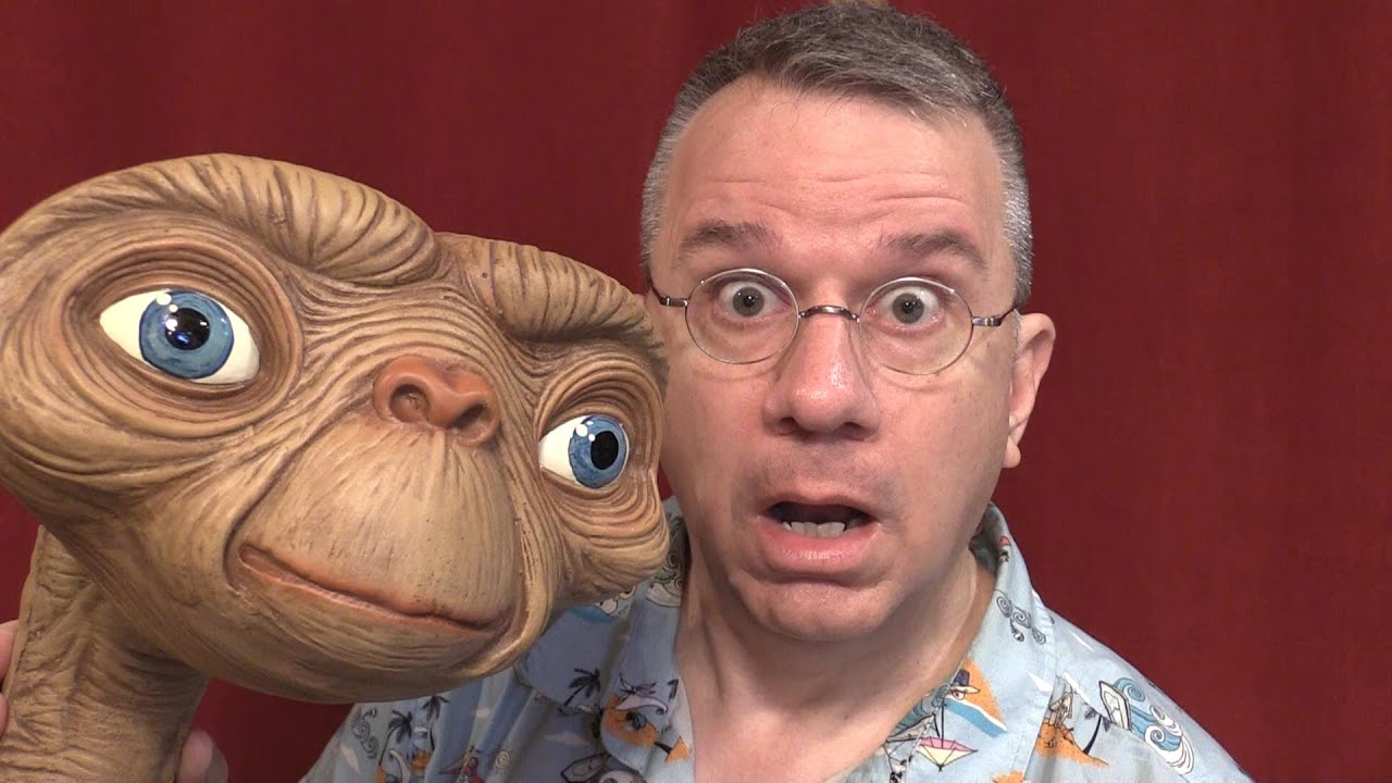 ALIEN MOVIE INVASION! - YouTube
