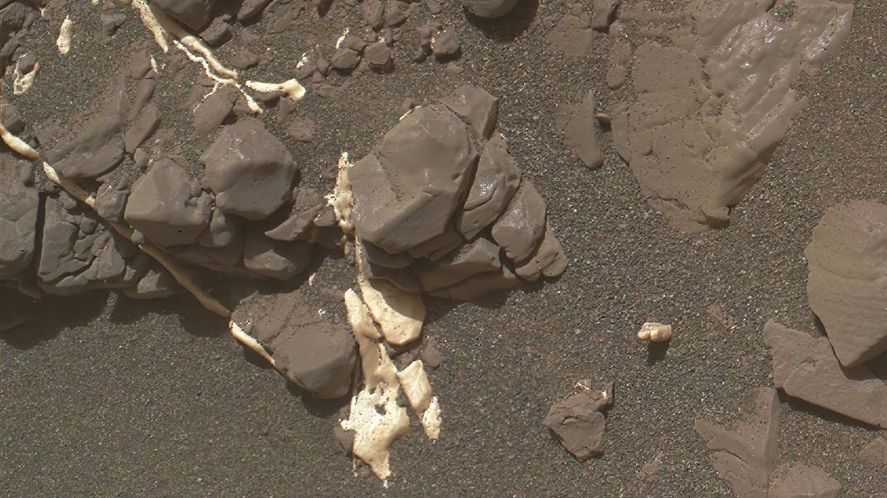 Gold on Mars Surface? Perseverance | Curiosity Rover - YouTube