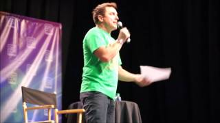 John Barrowman &quot;Can&#39;t Take My Eyes Off of You&quot; Salt Lake Comic Con 2014