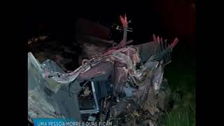 Uma pessoa morre e duas ficam feridas em acidente na 282