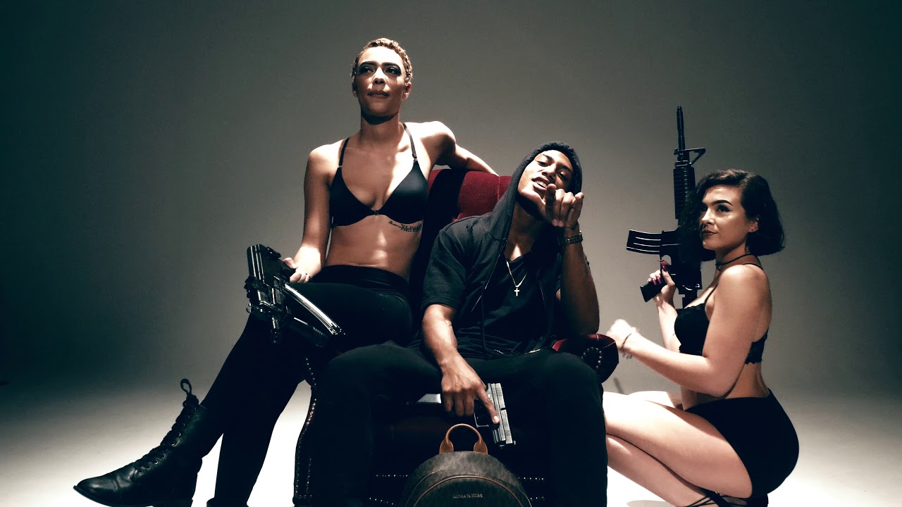 Guarda WestHaze "ACTION" OFFICIAL VIDEO su YouTube Guarda WestHaze "ACTION" OFFICIAL VIDEO su YouTube