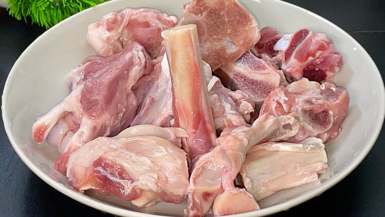 Mutton Bone बनाने का यह तरीका देख बोलेंगे काश हमे पहले पताहोता,खाने वाले उंगलियां के साथ कटोरी चा…….
