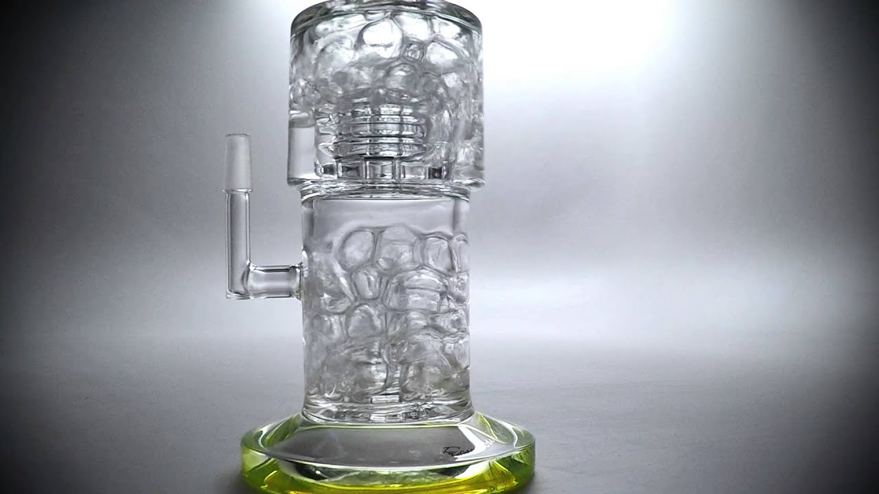 Pulse Glass - Micro Double Barrel Water Test (Slow Motion) 420Titanium.com