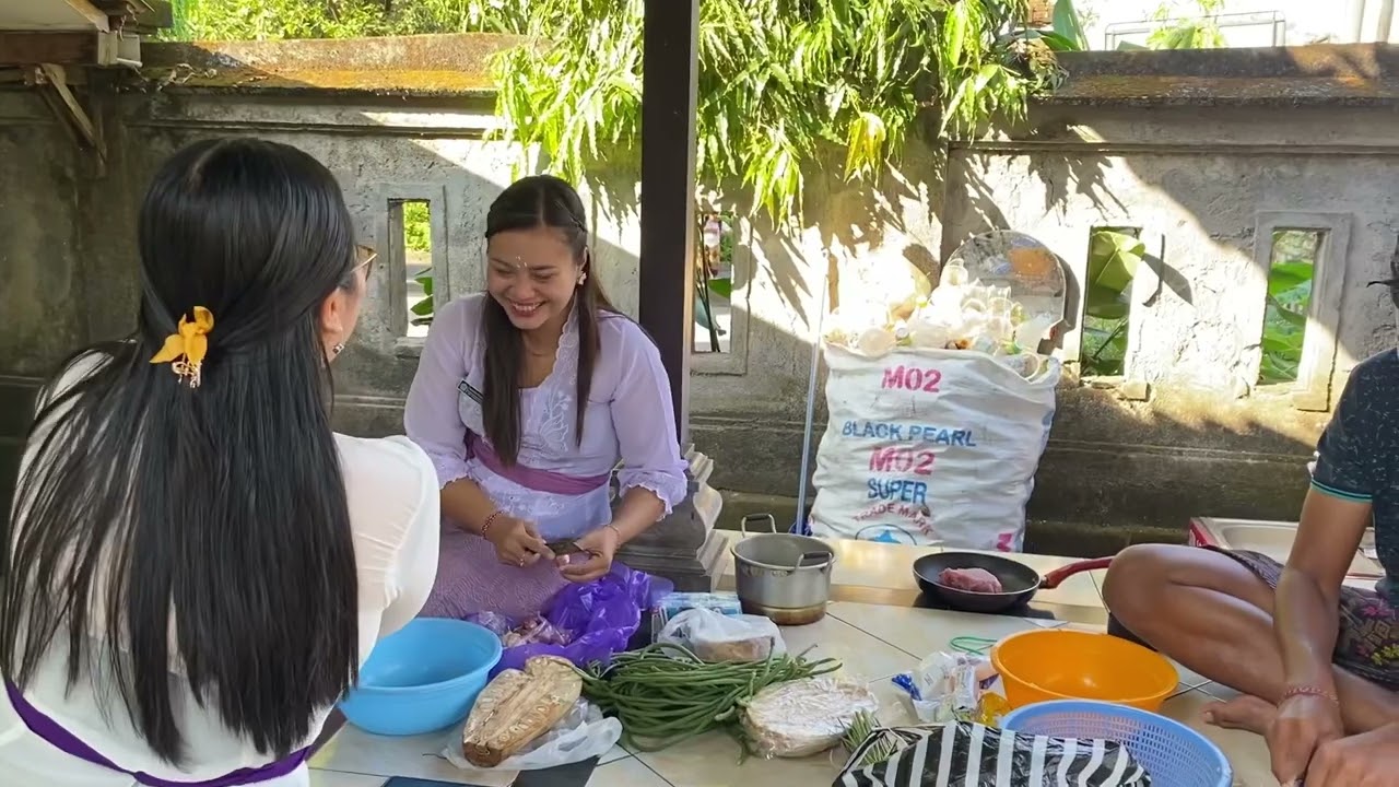 Persiapan Hari Raya Saraswati di SD Negeri 1 Peguyangan