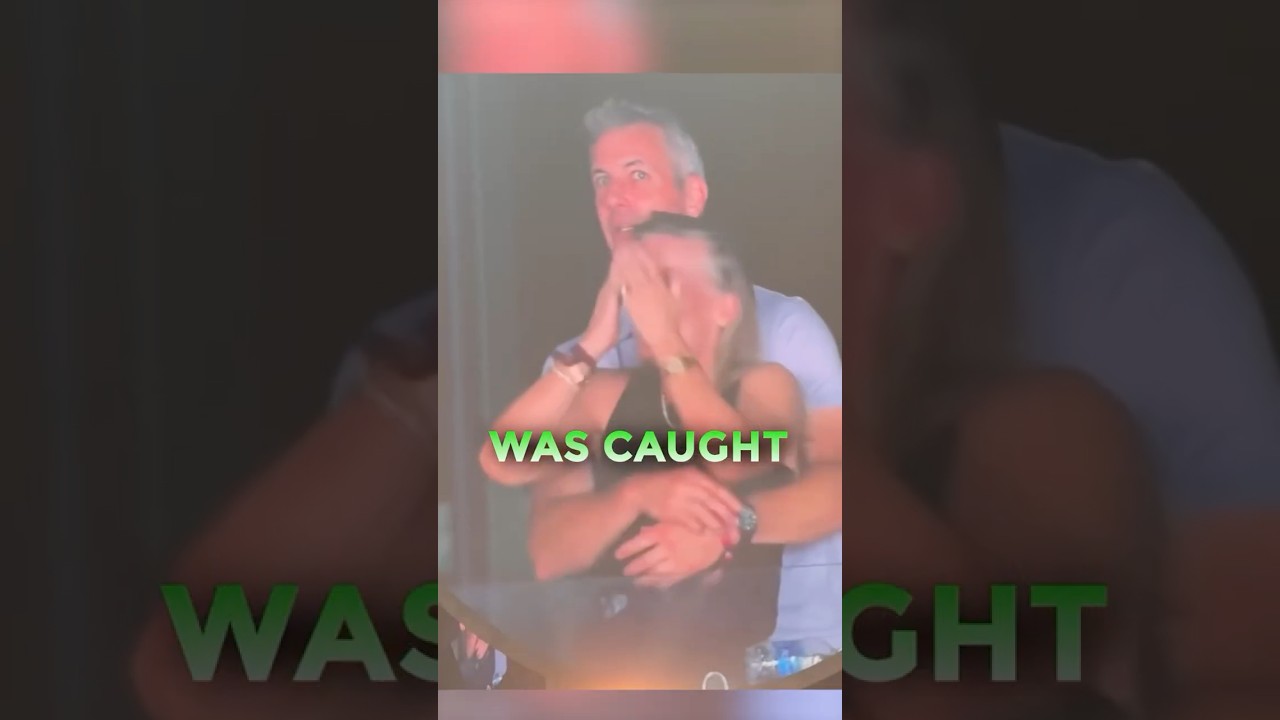 They Recreated the Coldplay Kiss Cam! 💋