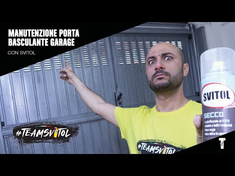 Video: Devo lubrificare i rulli sulla porta del garage?