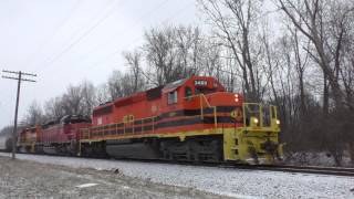 CF&E 3487 SD40-2 and IORY 3489 fresh G&W leading trains