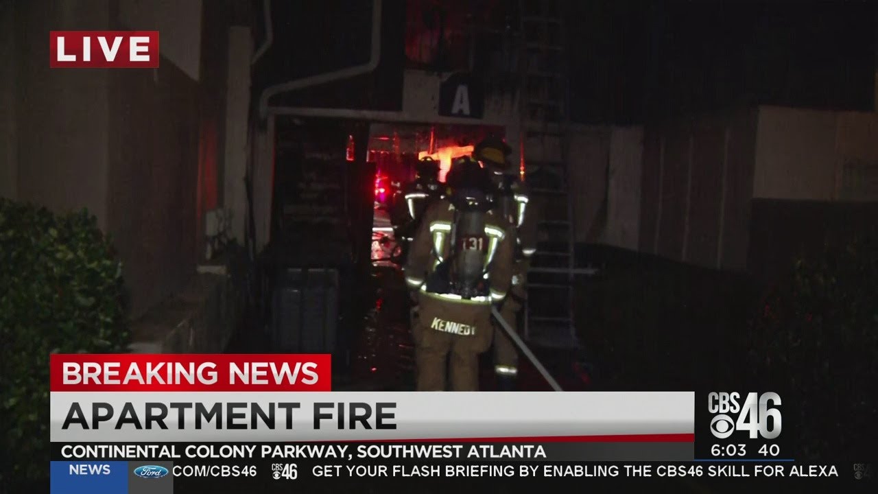 Fire breaks out at SW Atlanta apartment complex - YouTube