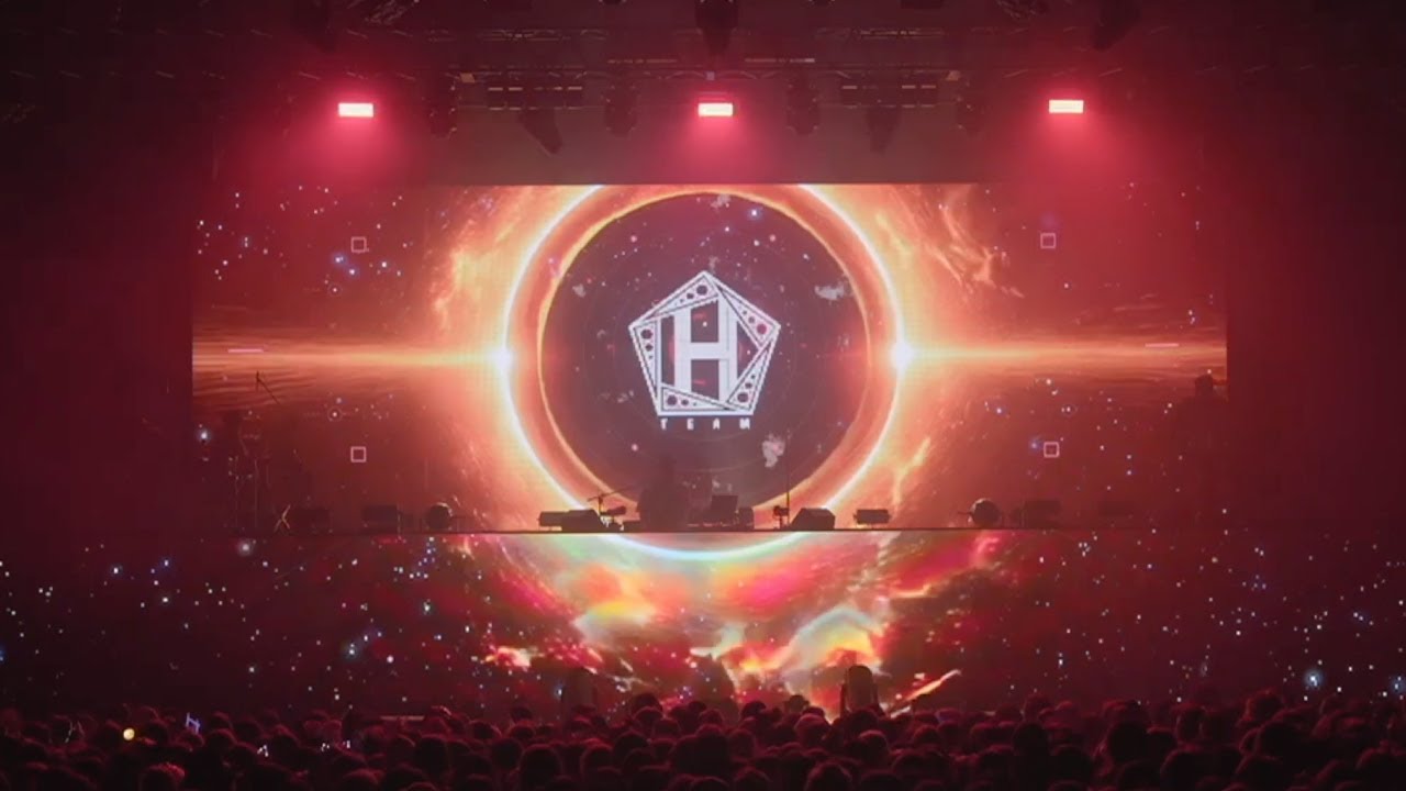 INTO THE SUN, Like A Zombie, GOTTA GETCHA | TEAM H | RIGHT NOW