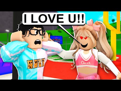 School Cheerleader Had A CRUSH On Me! (Roblox Bloxburg)