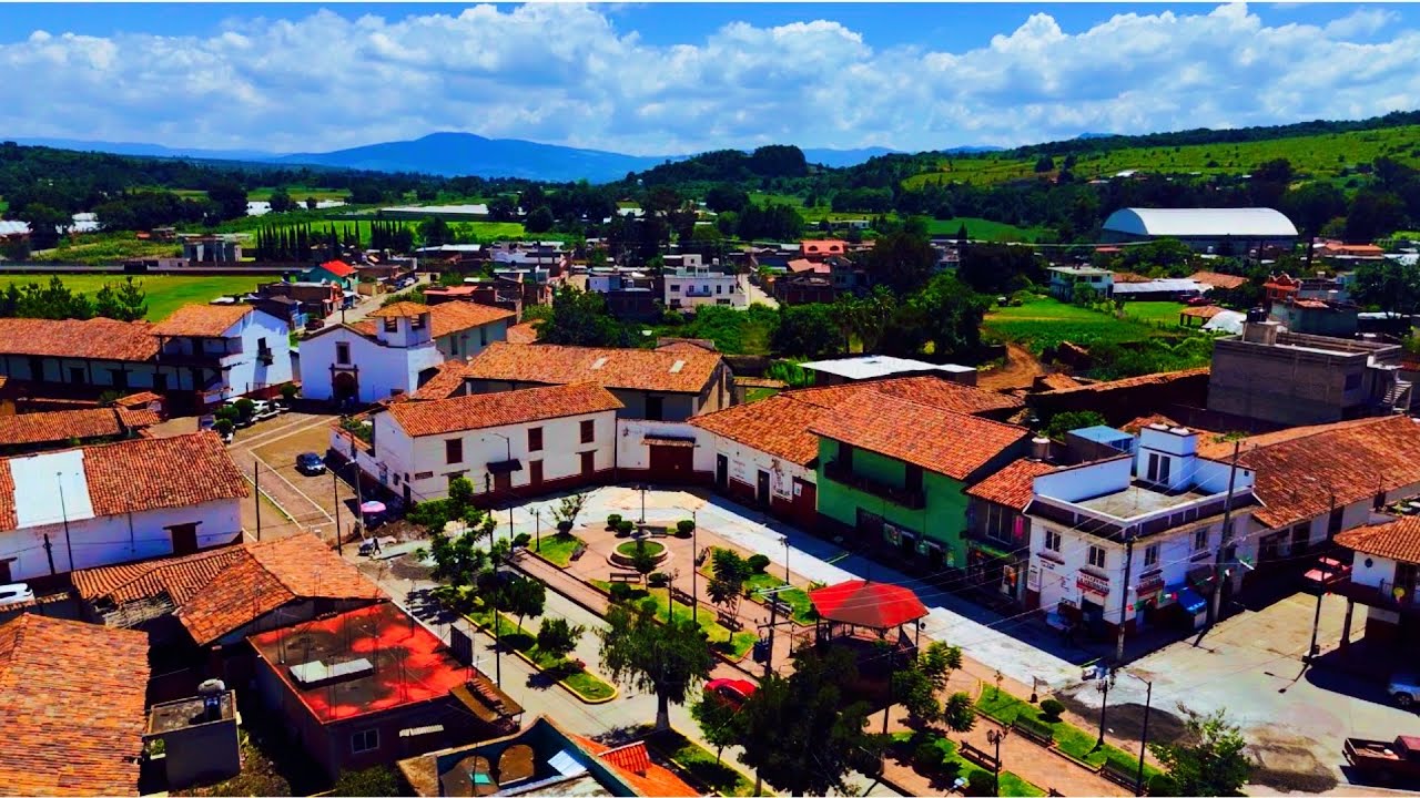 Pueblo Michoacano que parece sacado de un cuento!! 🇲🇽