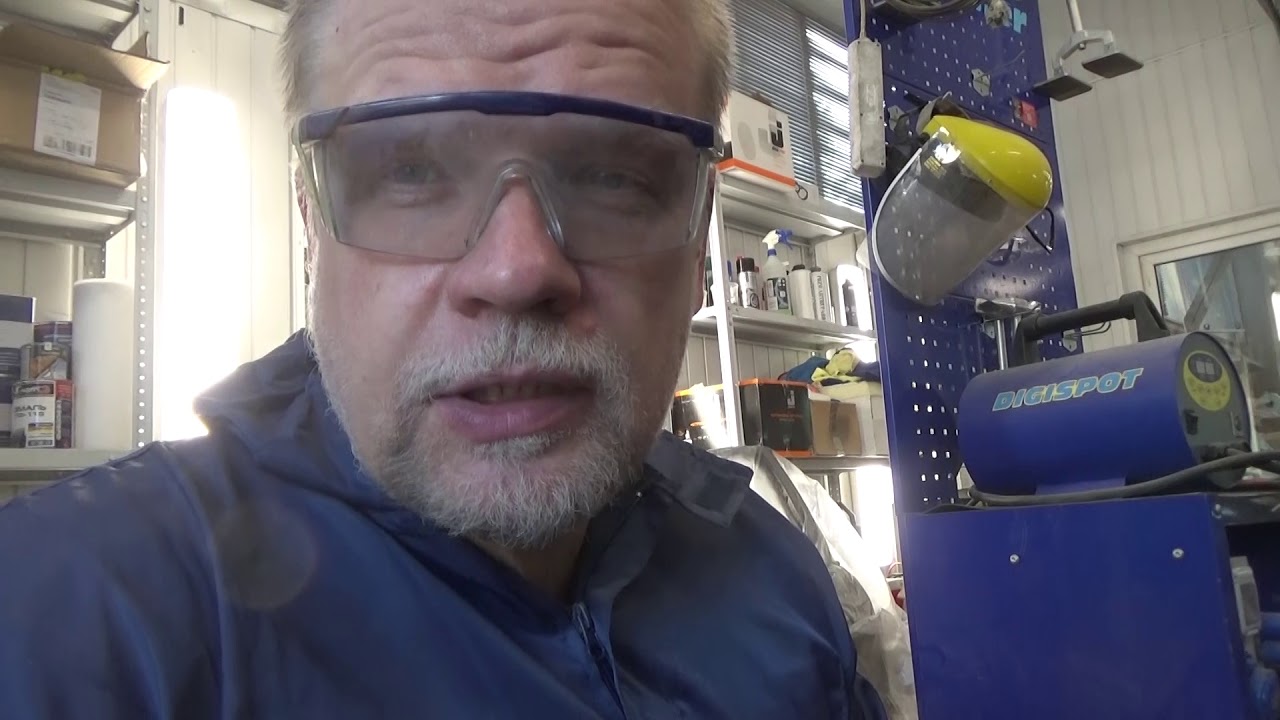 Audi - кузовные работы: оценка повреждений, выравнивание порога - YouTube